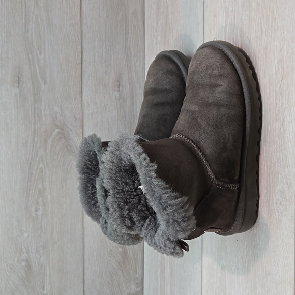 Ugg Australia Women Suede Insulated Lined Sheepskin Bow boots shoes sz 6 - Picture 2 of 13